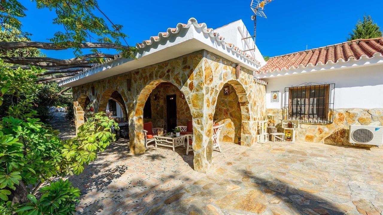 Photo of Outdoor in Guaro