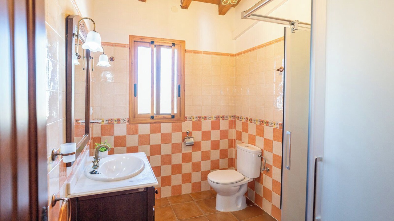 Photo of Bathroom in Benamargosa