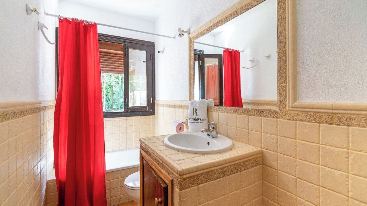 Photo of Bathroom in Igualeja