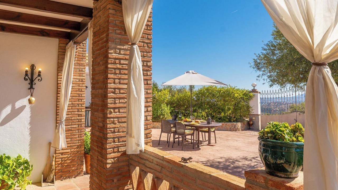 Photo of Outdoor in Guaro