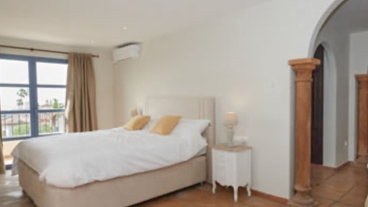 Photo of Bedroom in New Golden Mile