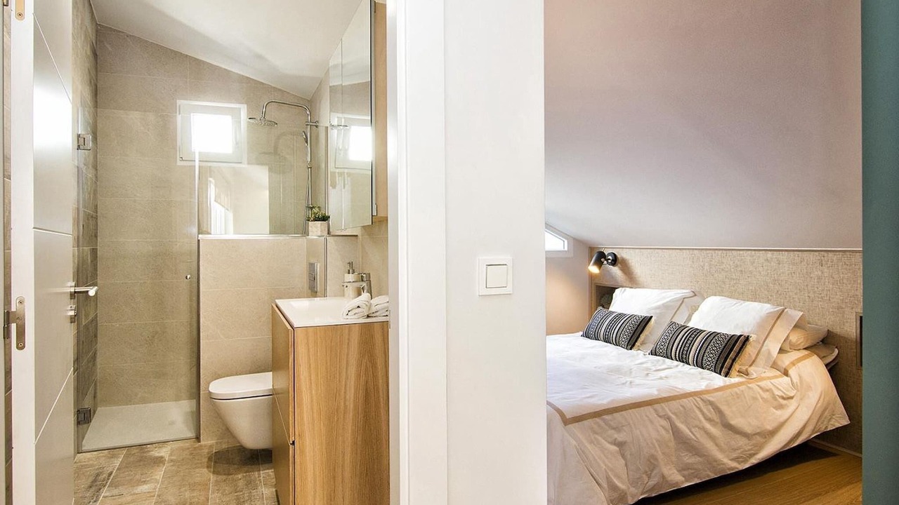 Photo of Bathroom in Central District
