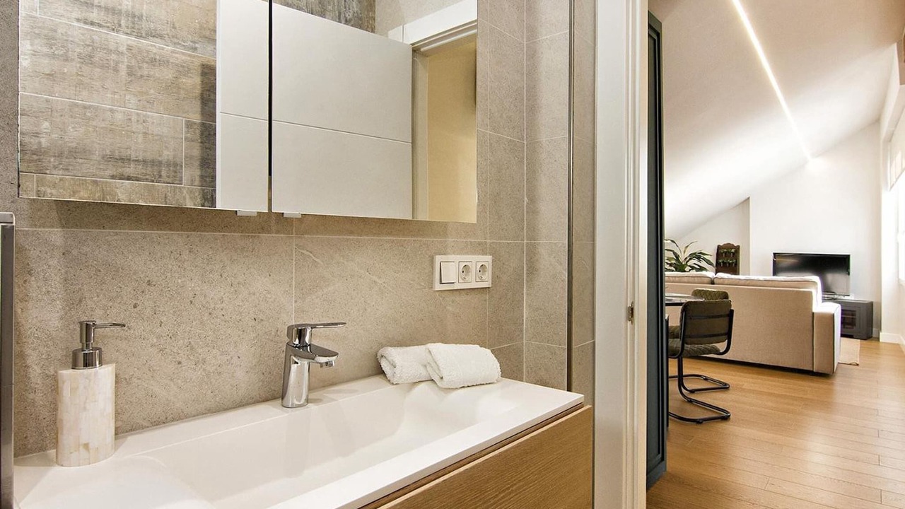 Photo of Bathroom in Central District
