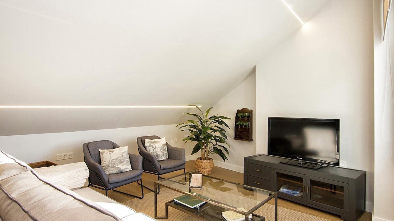 Photo of Livingroom in Central District