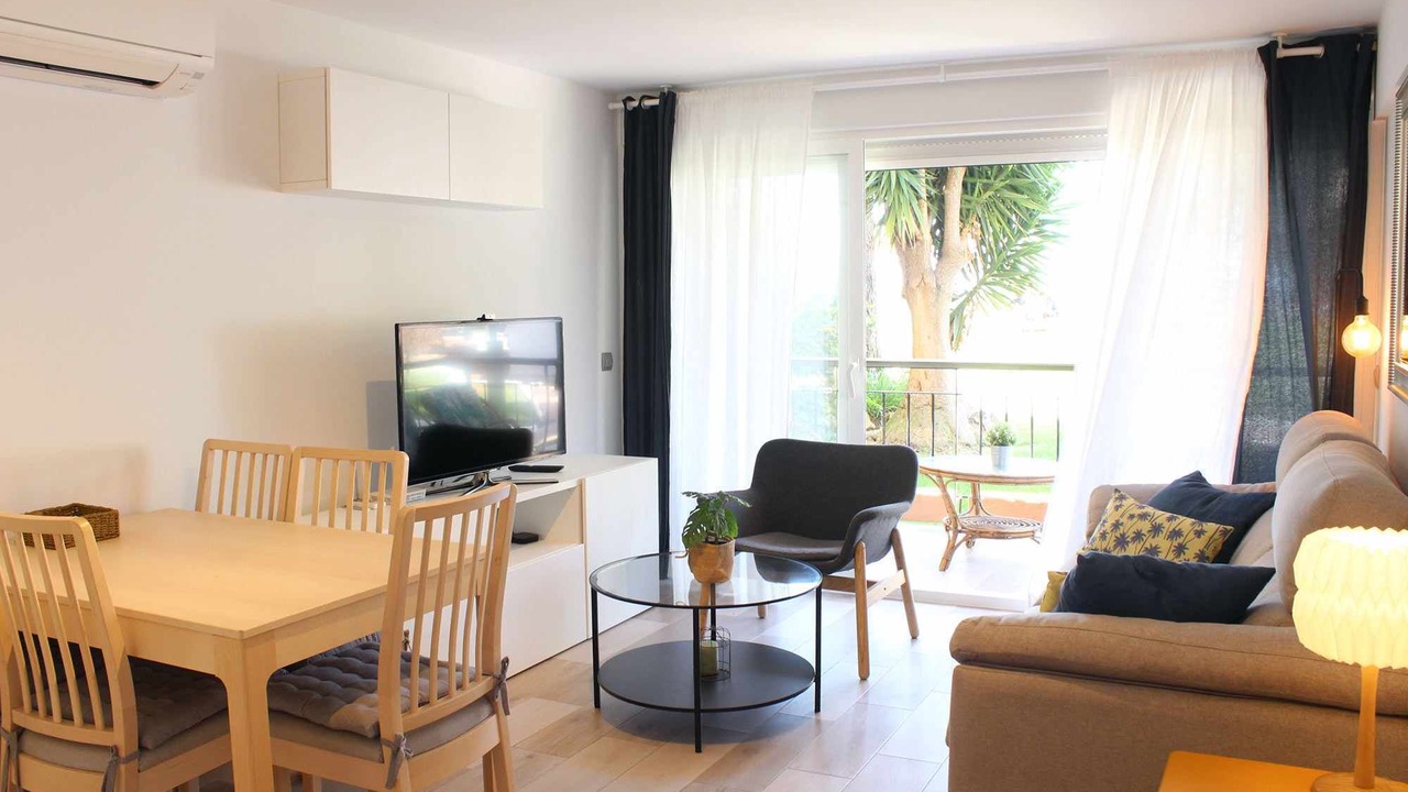 Photo of Livingroom in New Golden Mile