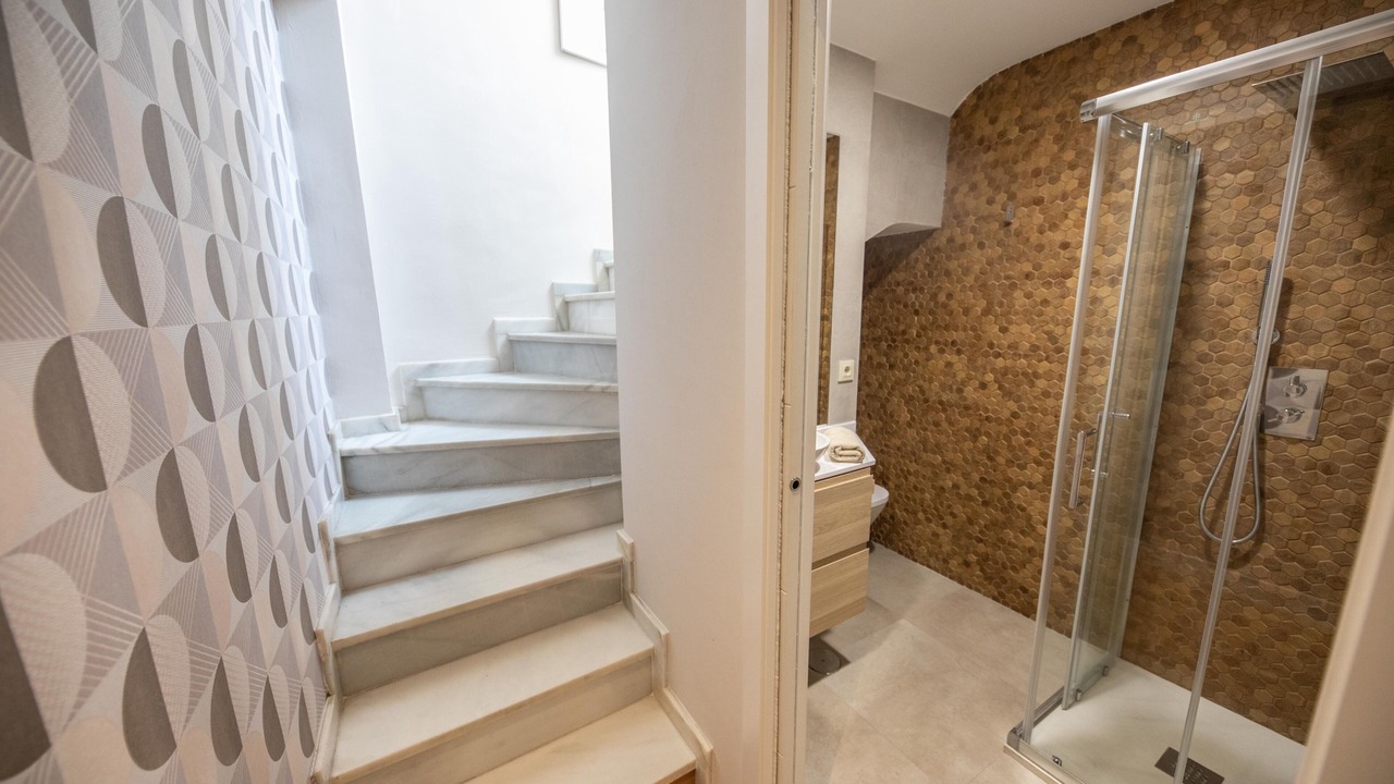 Photo of Bathroom in Feria