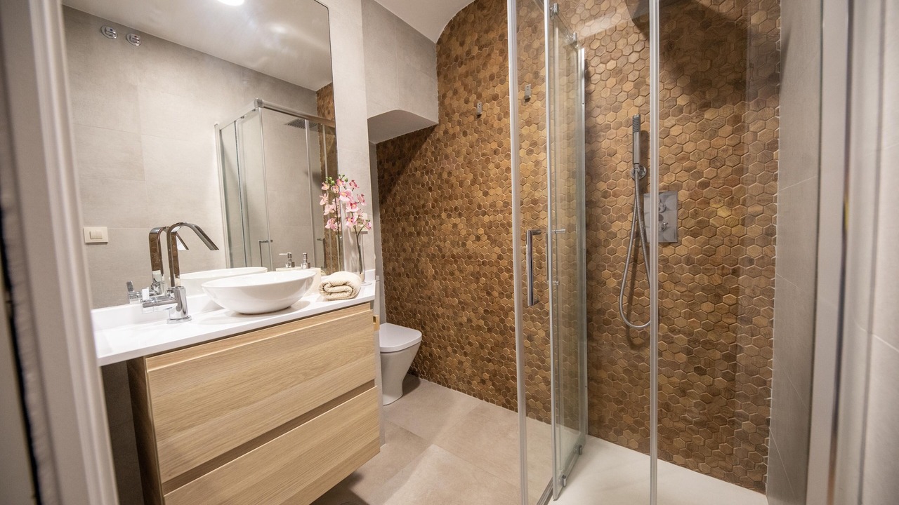 Photo of Bathroom in Feria