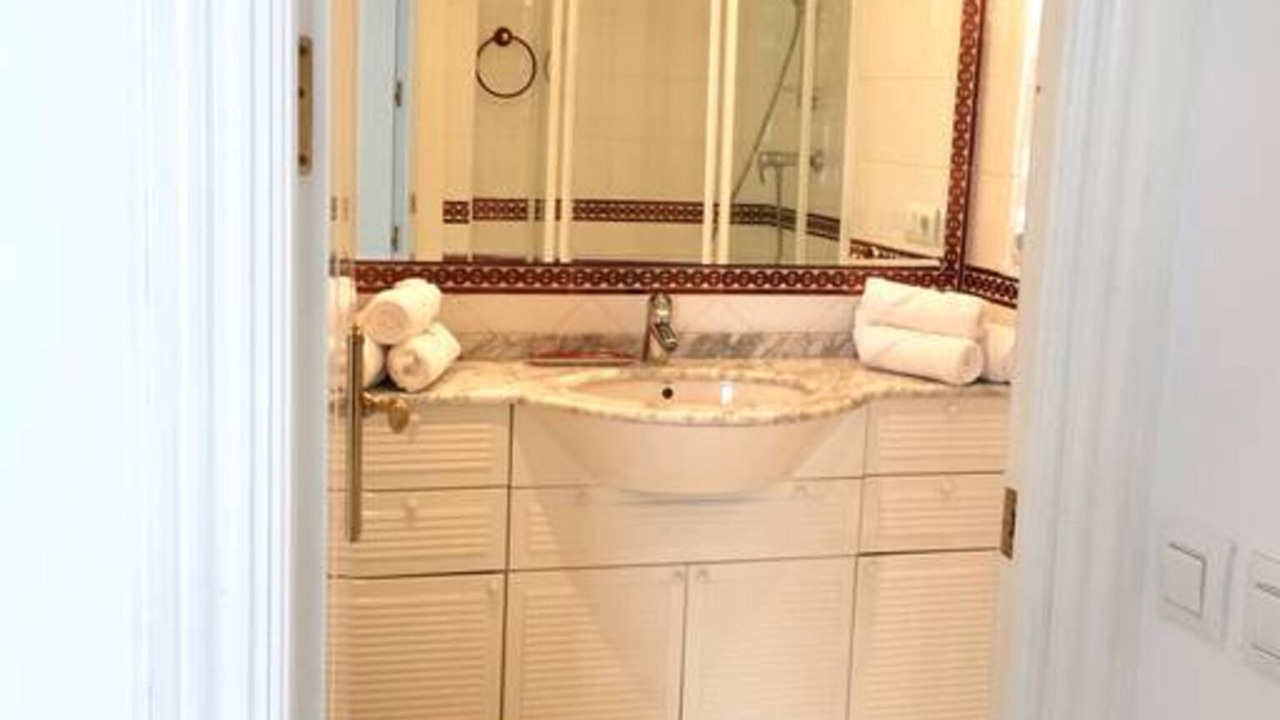 Photo of Bathroom in Feria