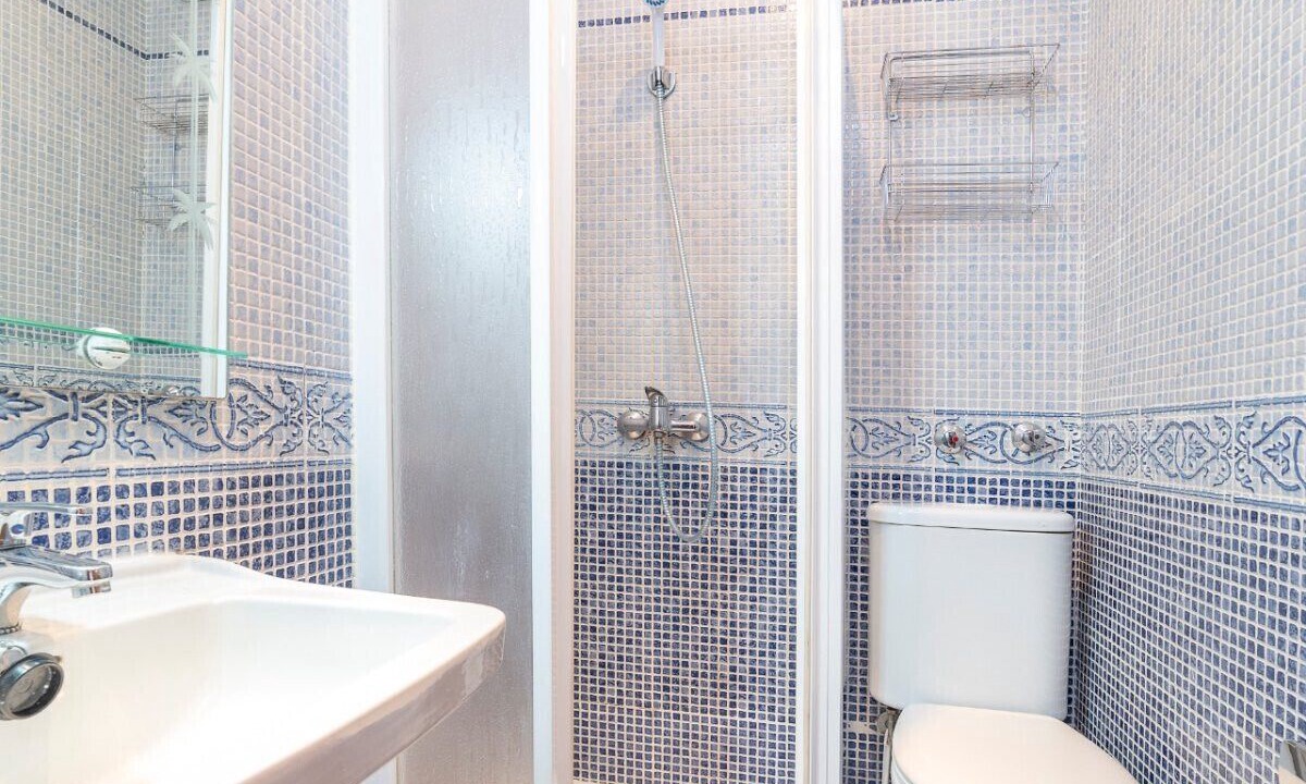 Photo of Bathroom in Feria