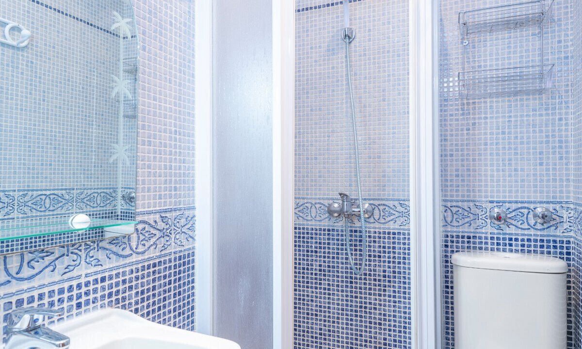 Photo of Bathroom in Feria