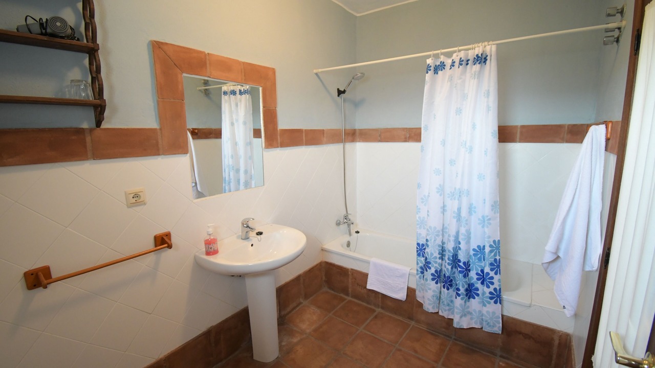 Photo of Bathroom in Benadalid