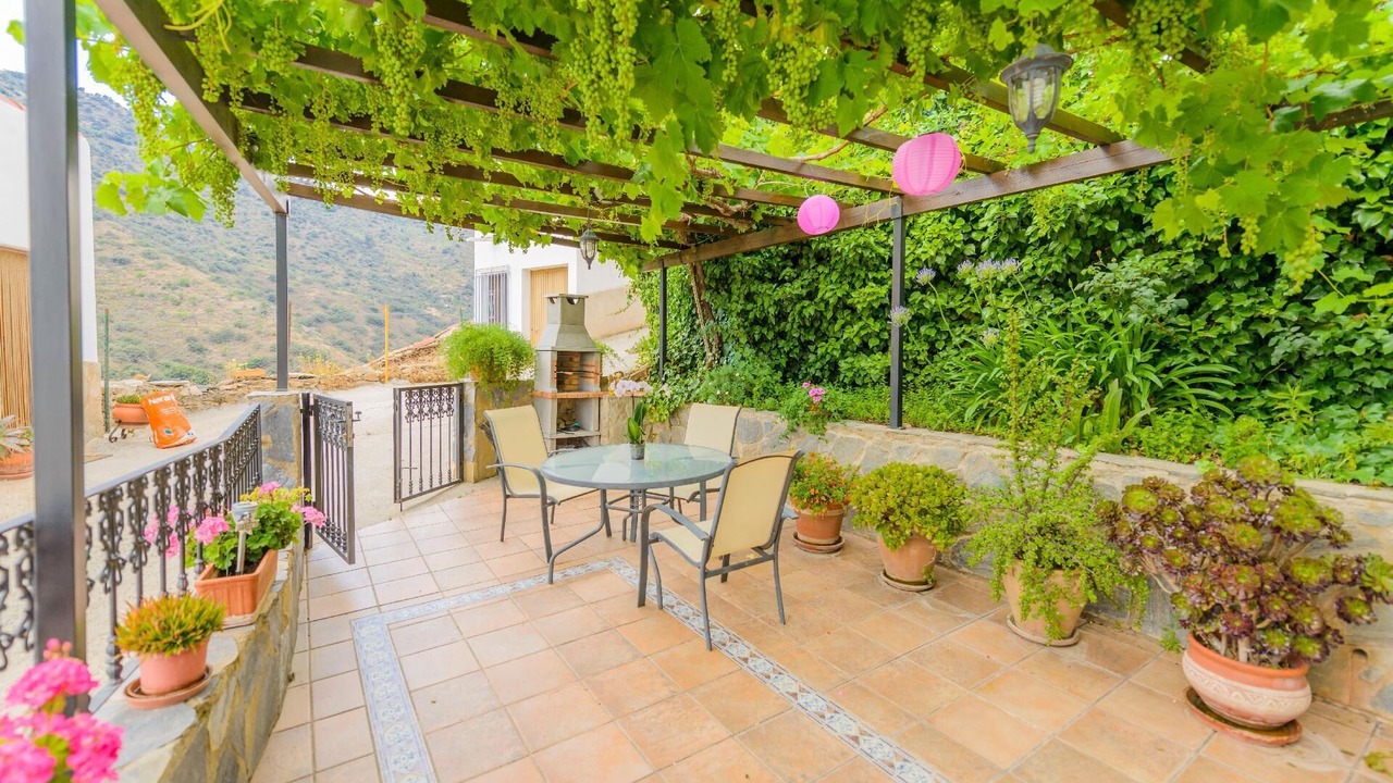 Photo of Outdoor in Laroya