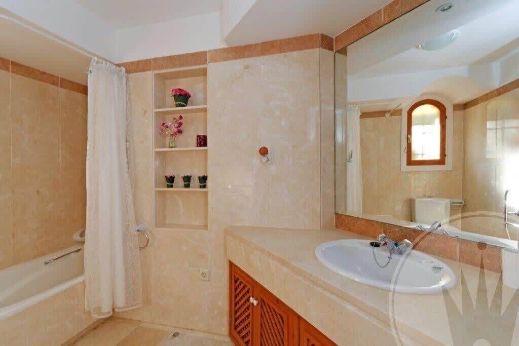Photo of Bathroom in Atamaria