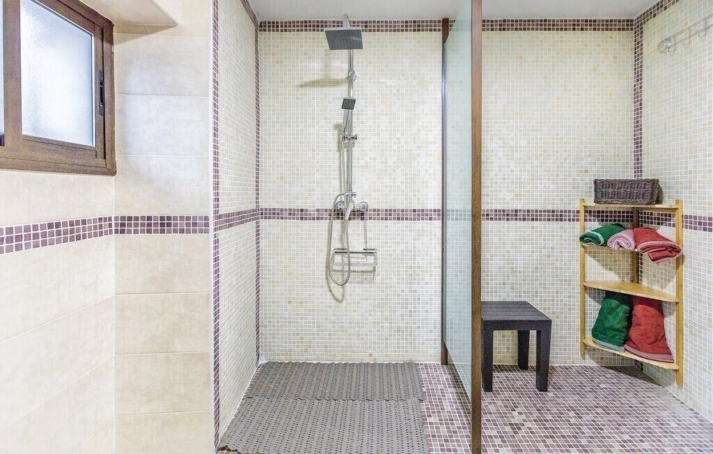 Photo of Bathroom in Mondron