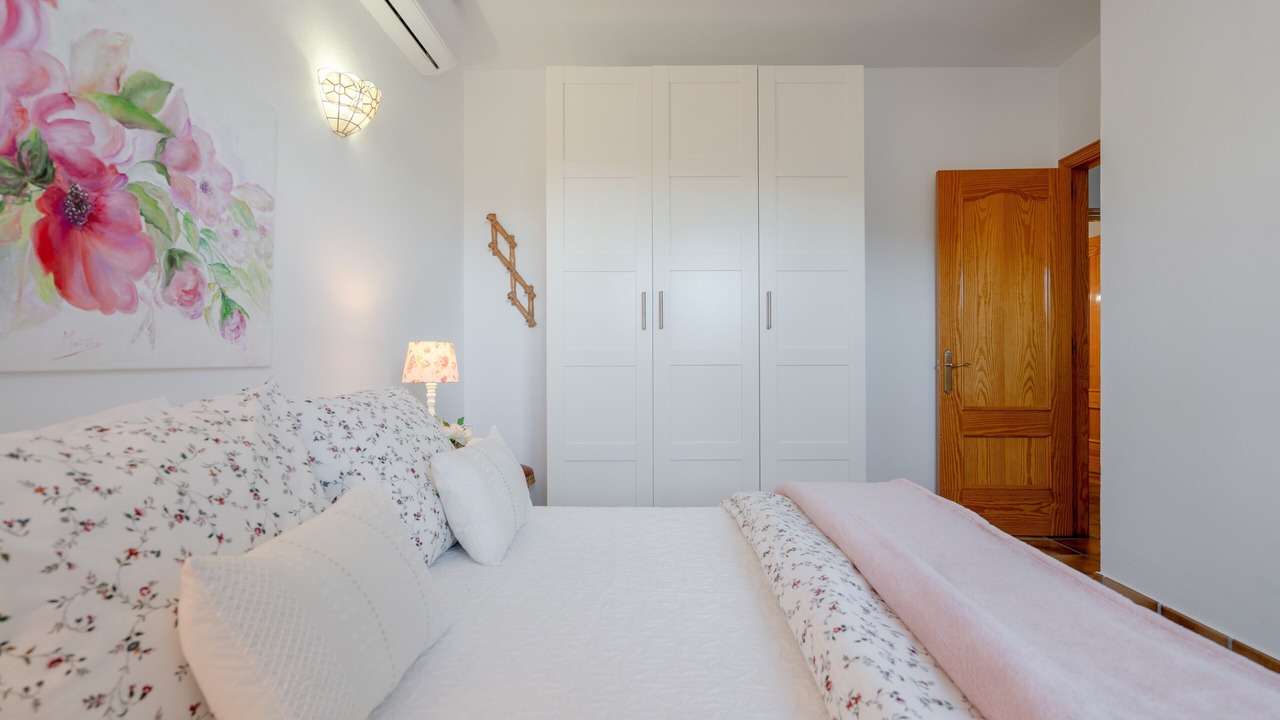 Photo of Bedroom in Sayalonga