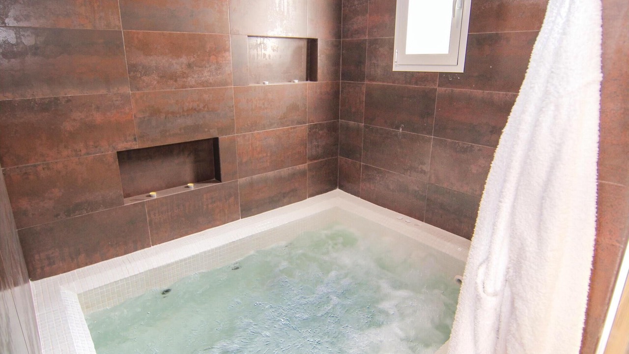 Photo of Bathroom in Arenas