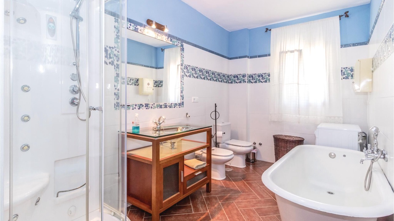 Photo of Bathroom in Periana