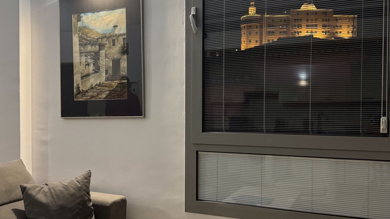 Photo of Livingroom in Central District
