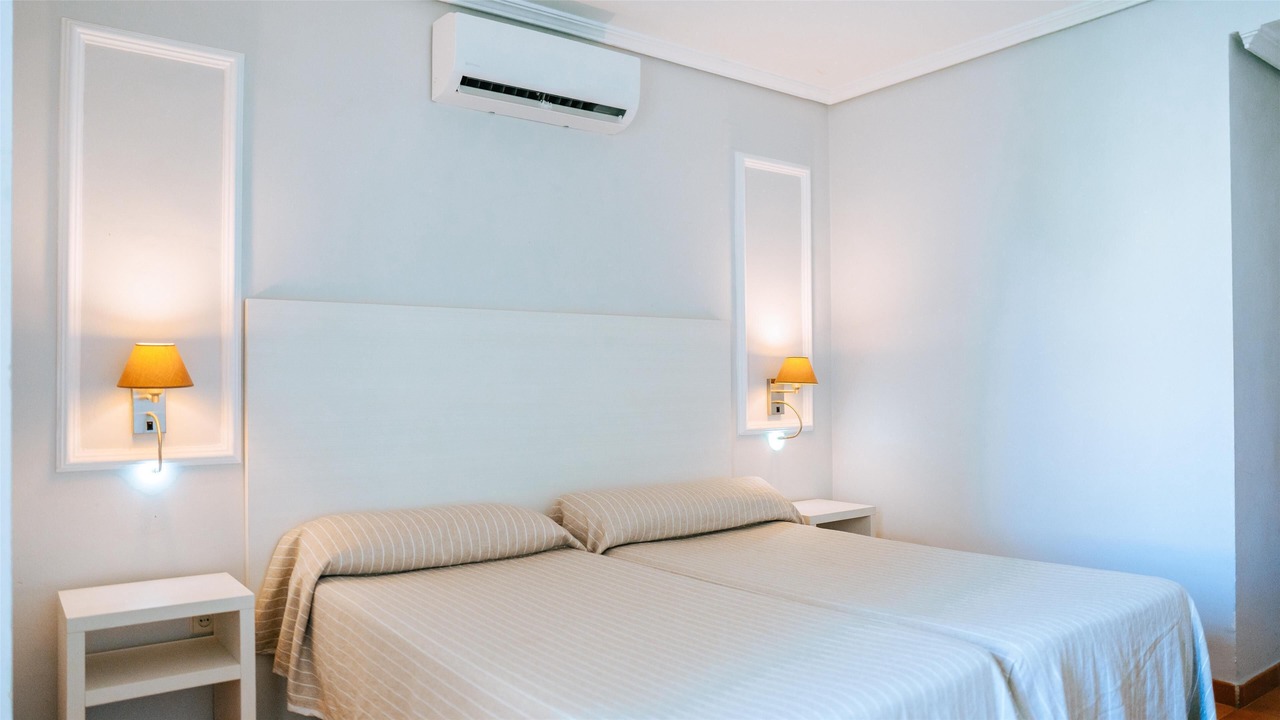 Photo of Bedroom in Centro Comercial Bahia Sur