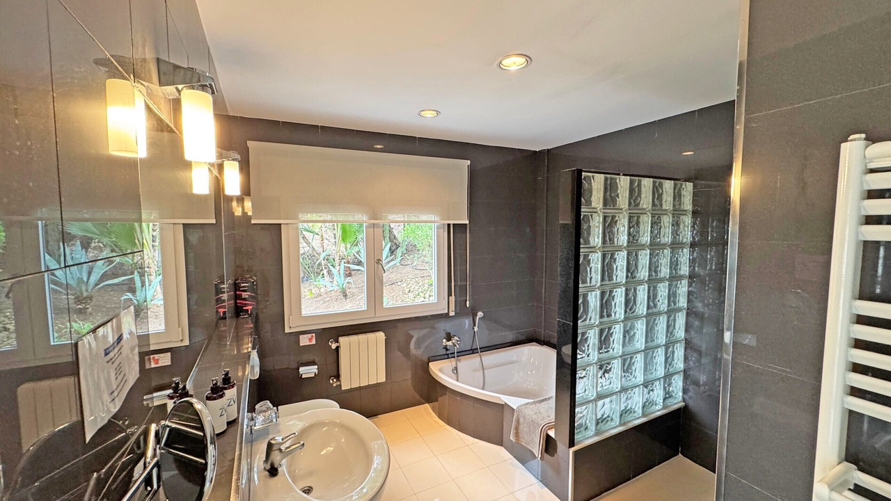 Photo of Bathroom in Atlanterra