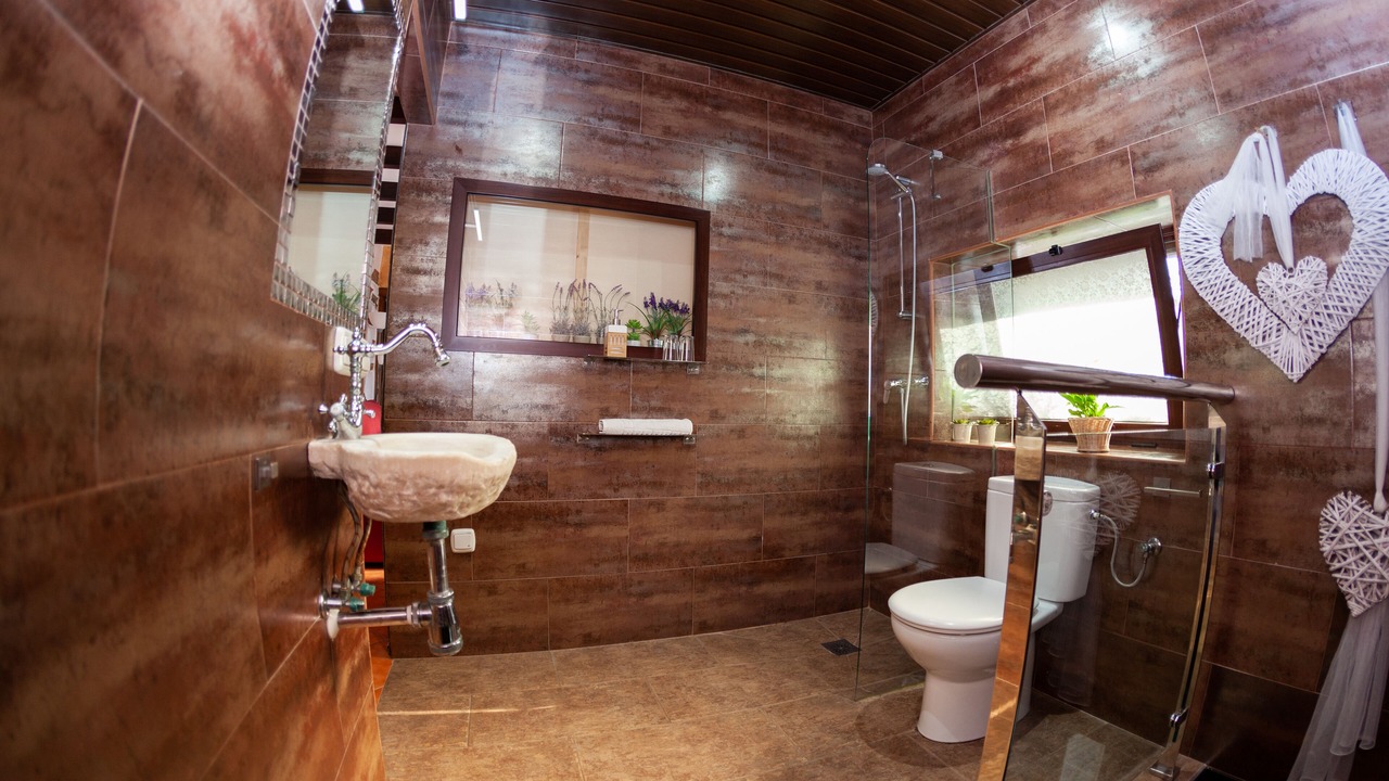 Photo of Bathroom in Laroya