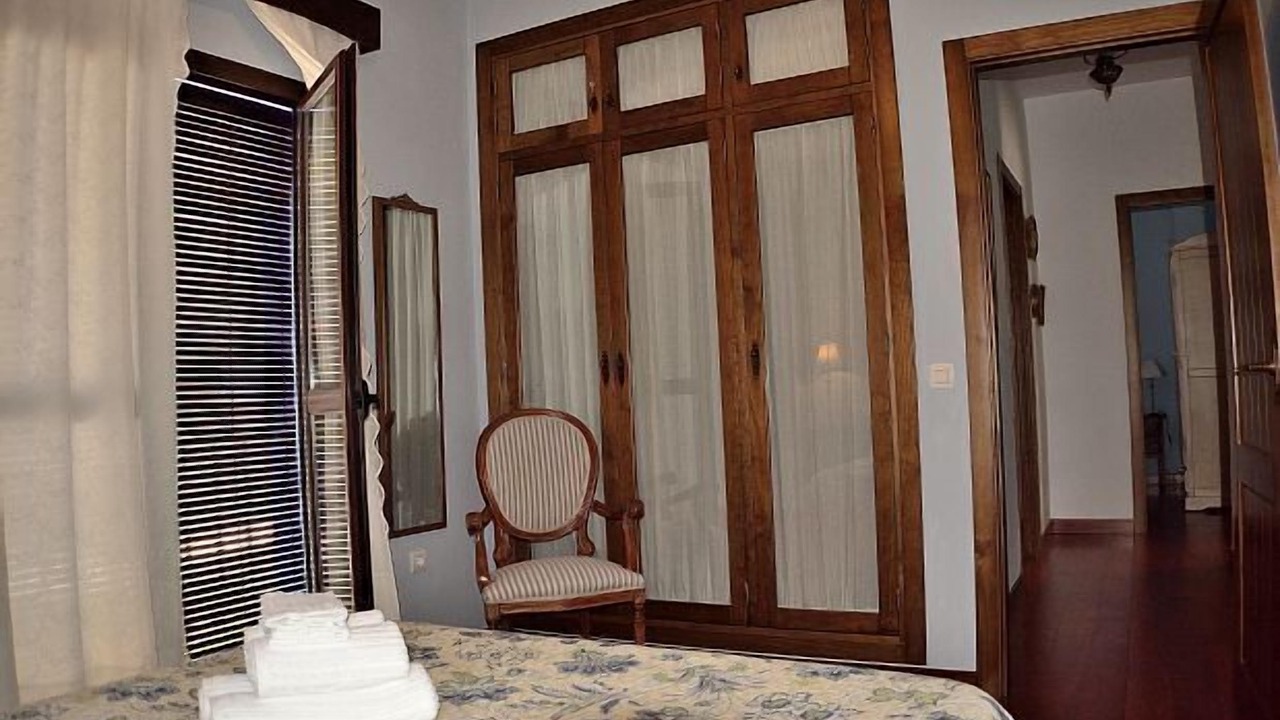 Photo of Bedroom in Alozaina