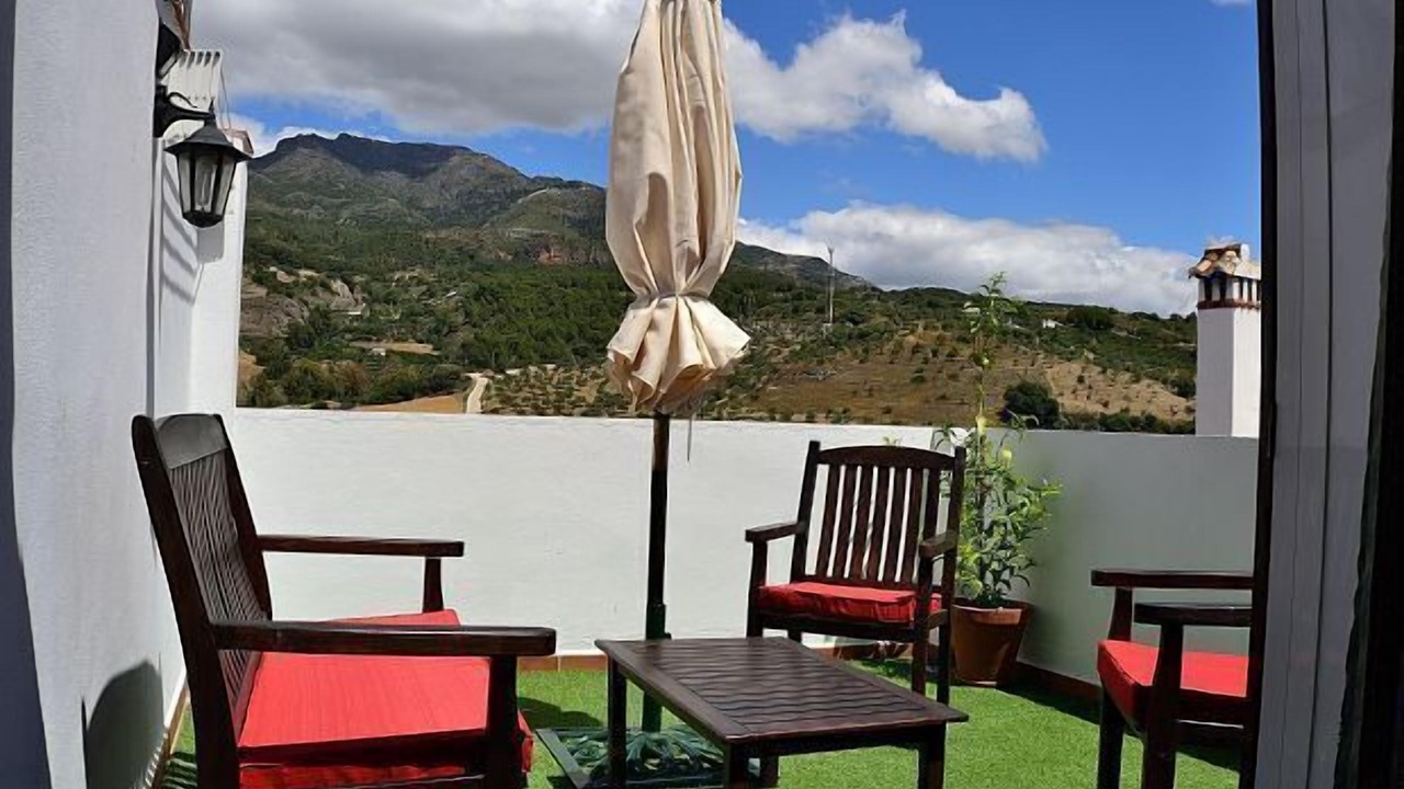 Photo of Patio Balcony in Alozaina