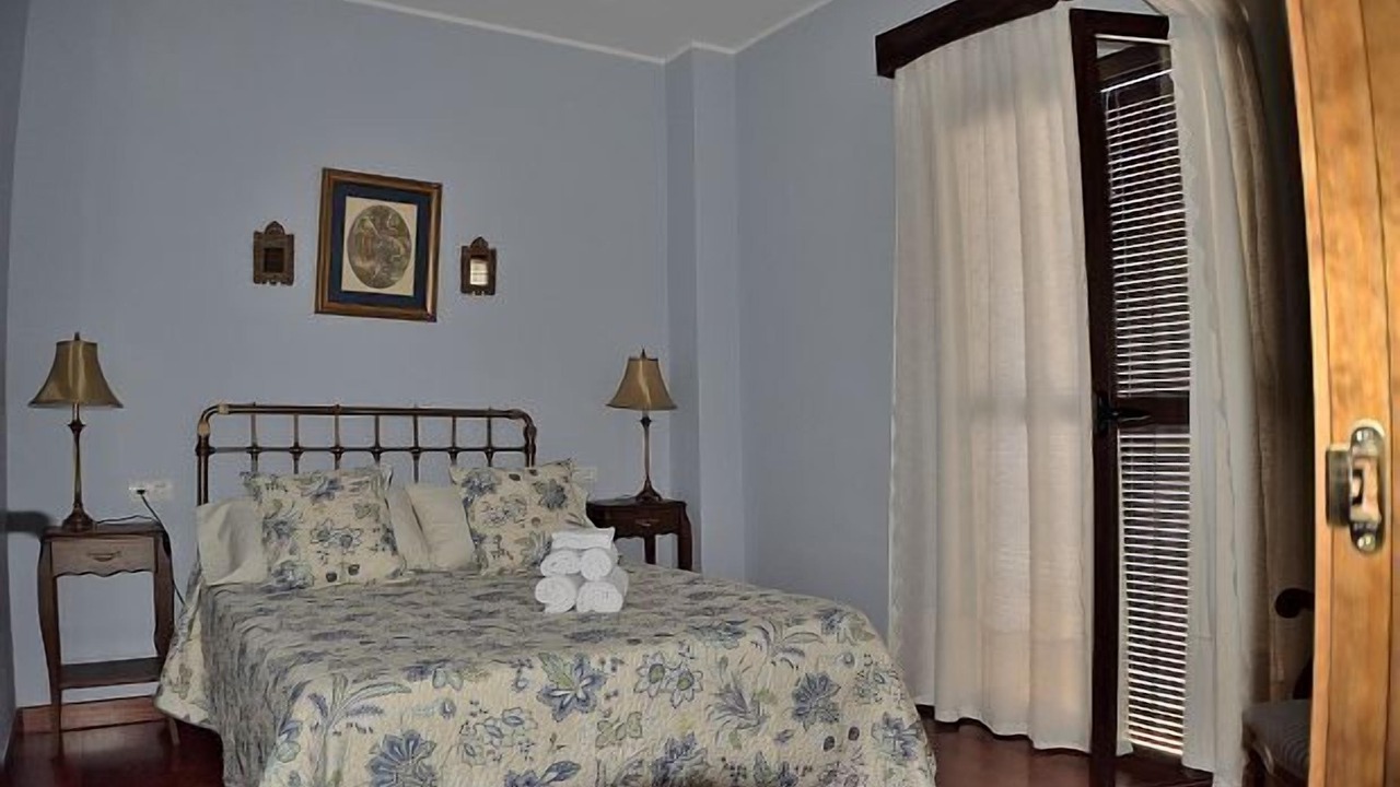 Photo of Bedroom in Alozaina