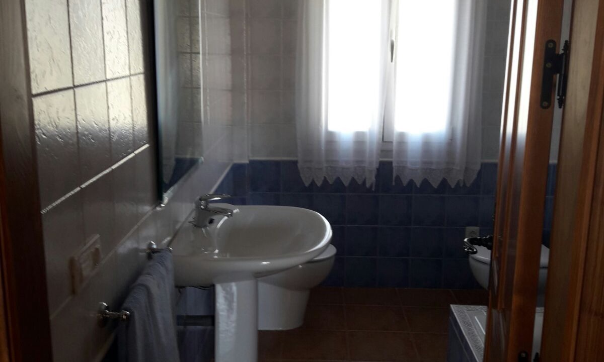Photo of Bathroom in Cullar Vega