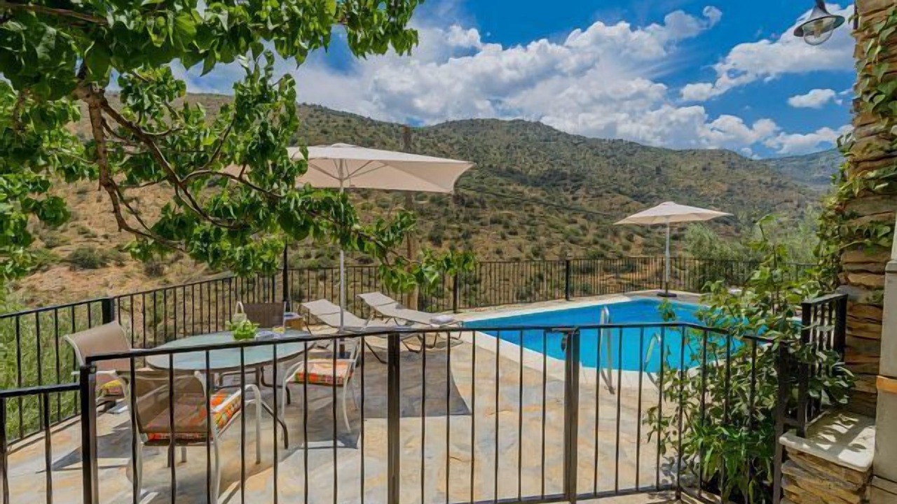 Photo of Patio Balcony in Laroya