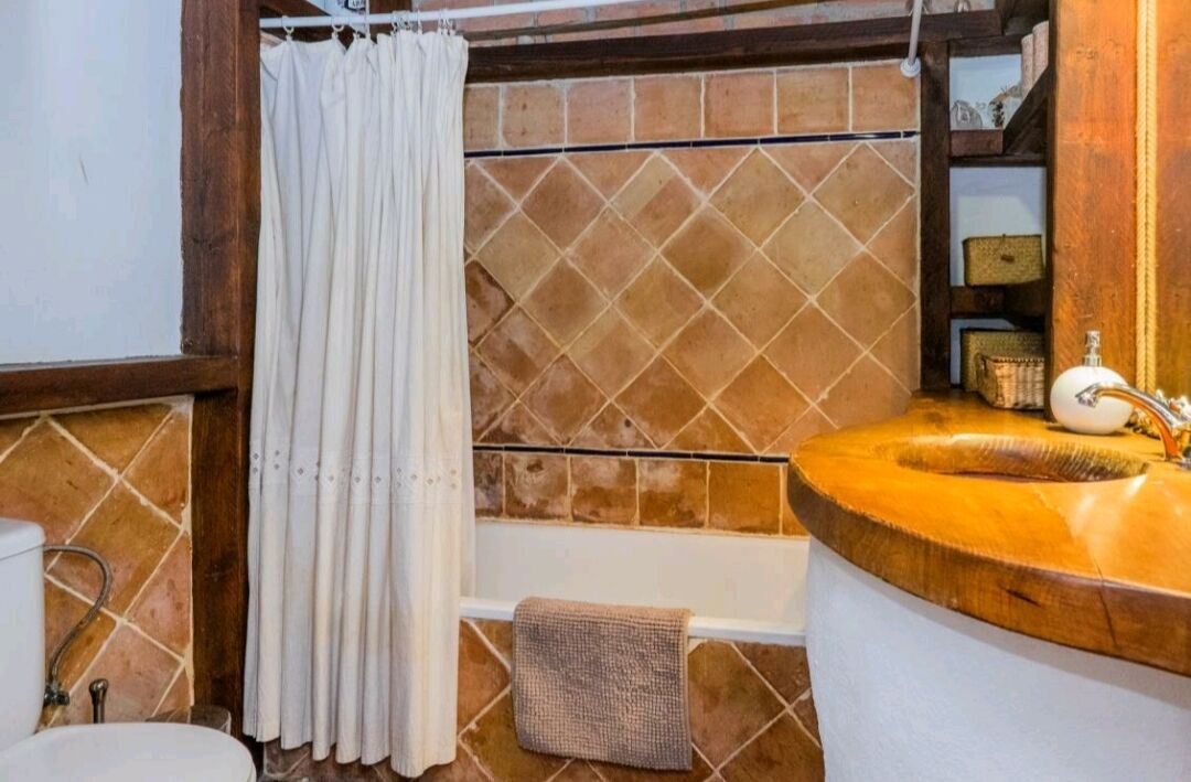 Photo of Bathroom in Arenas