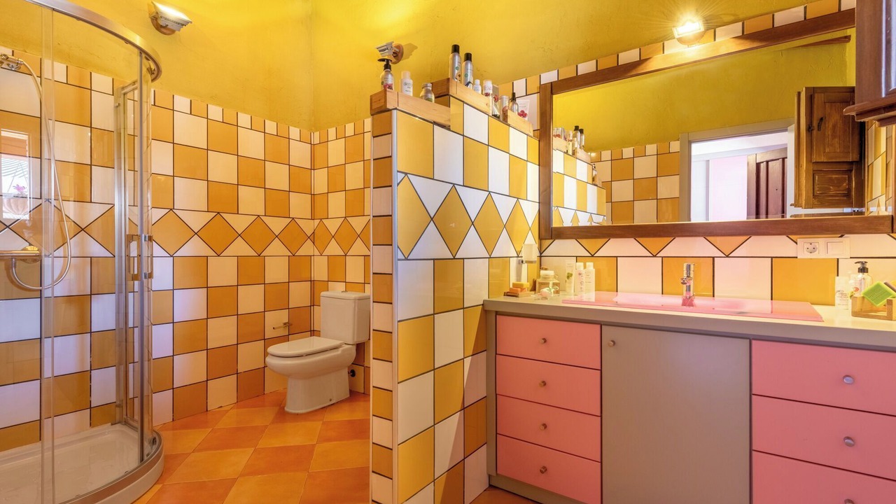 Photo of Bathroom in Coin