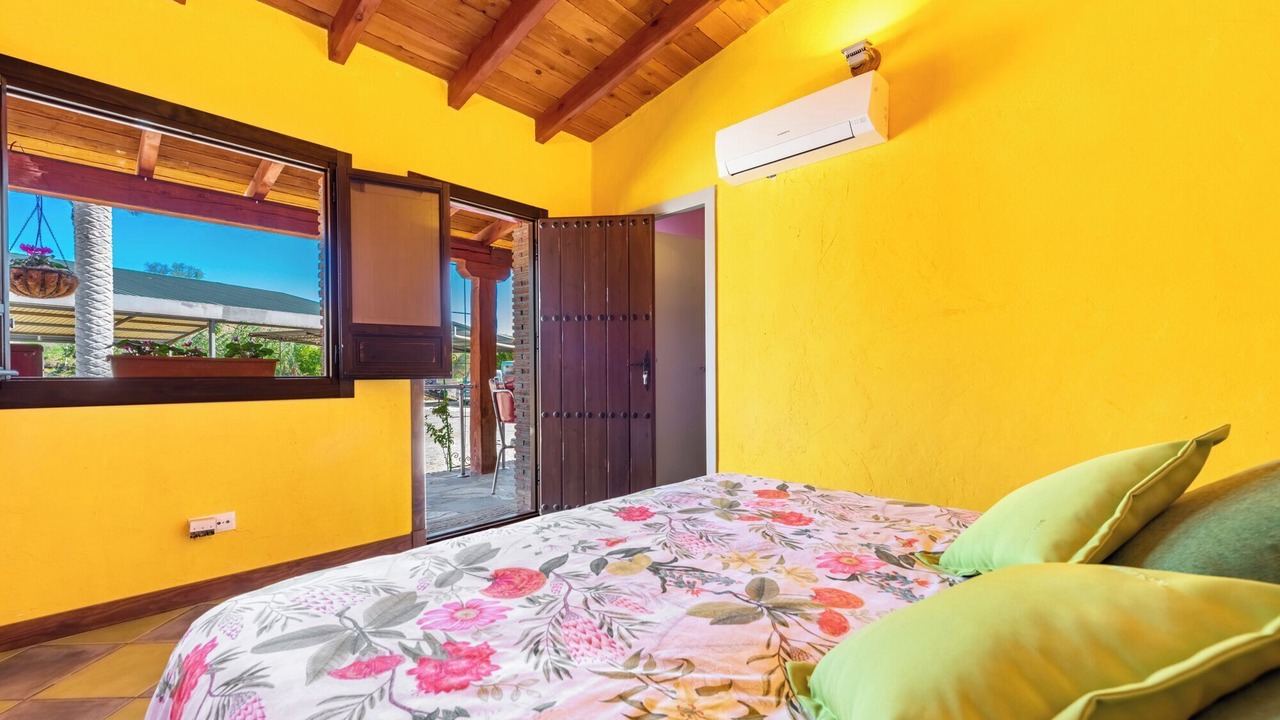 Photo of Bedroom in Coin