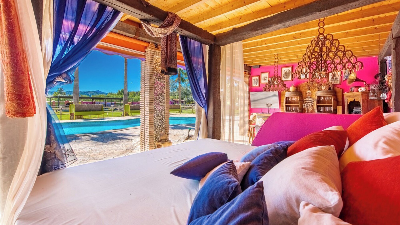 Photo of Bedroom in Coin