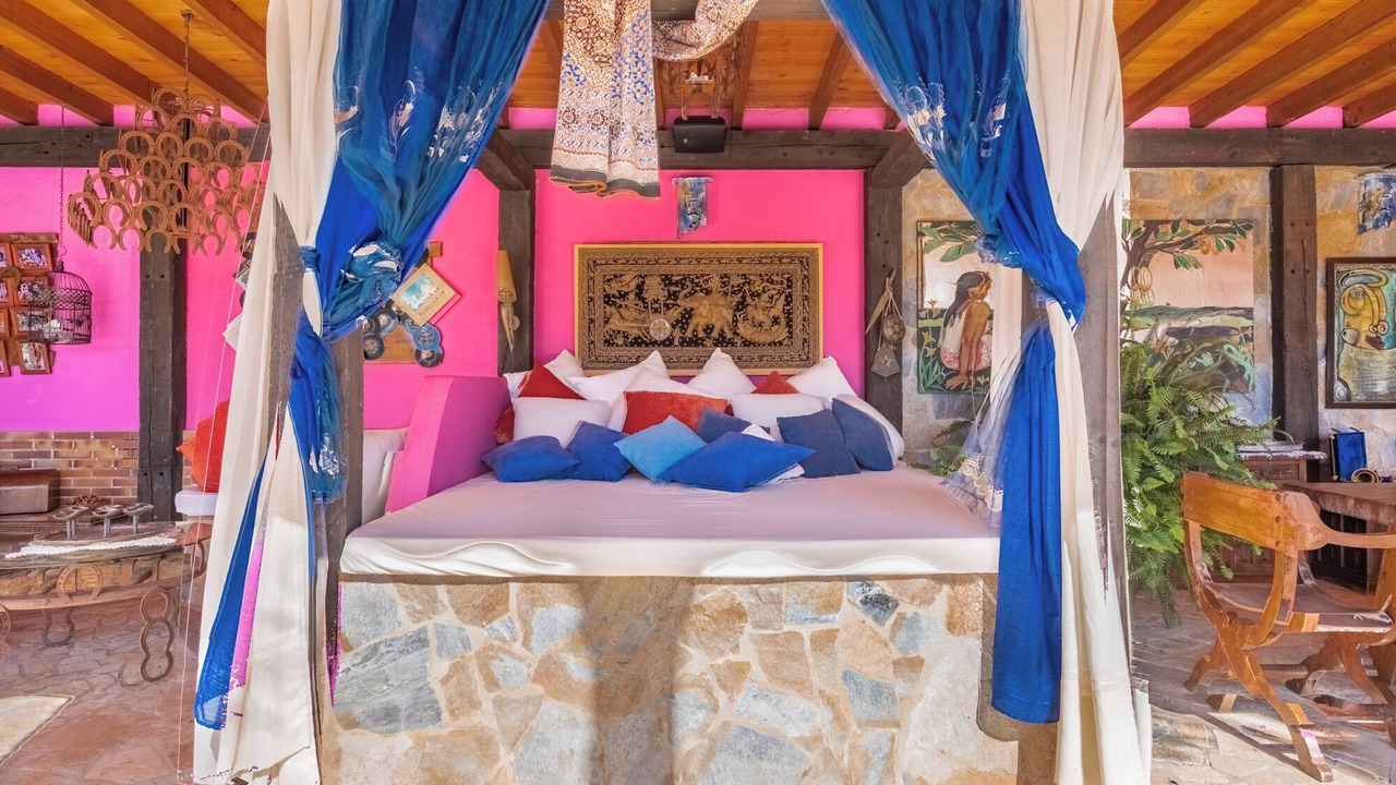 Photo of Bedroom in Coin