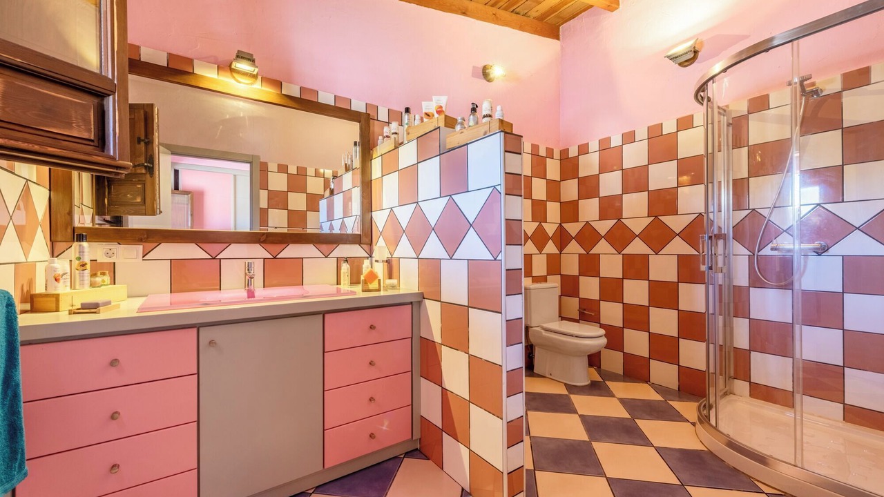 Photo of Bathroom in Coin