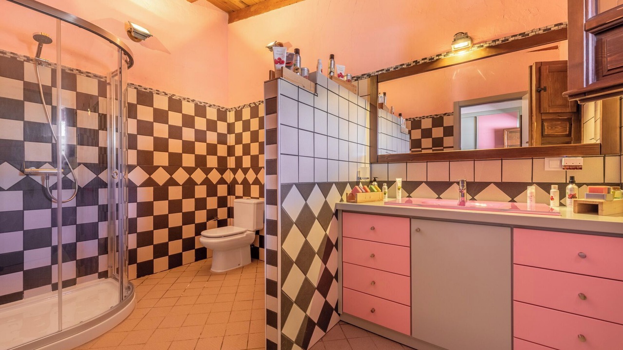 Photo of Bathroom in Coin