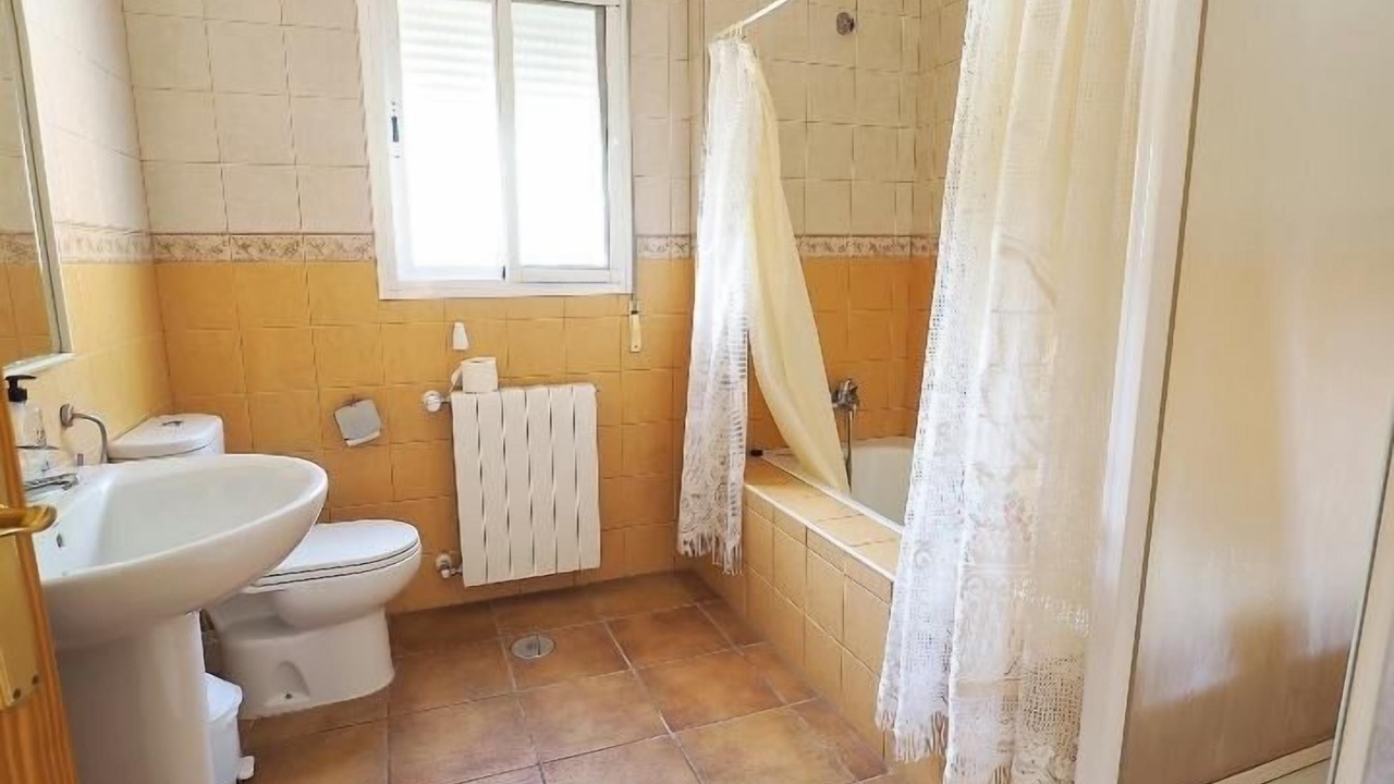 Photo of Bathroom in Arenas