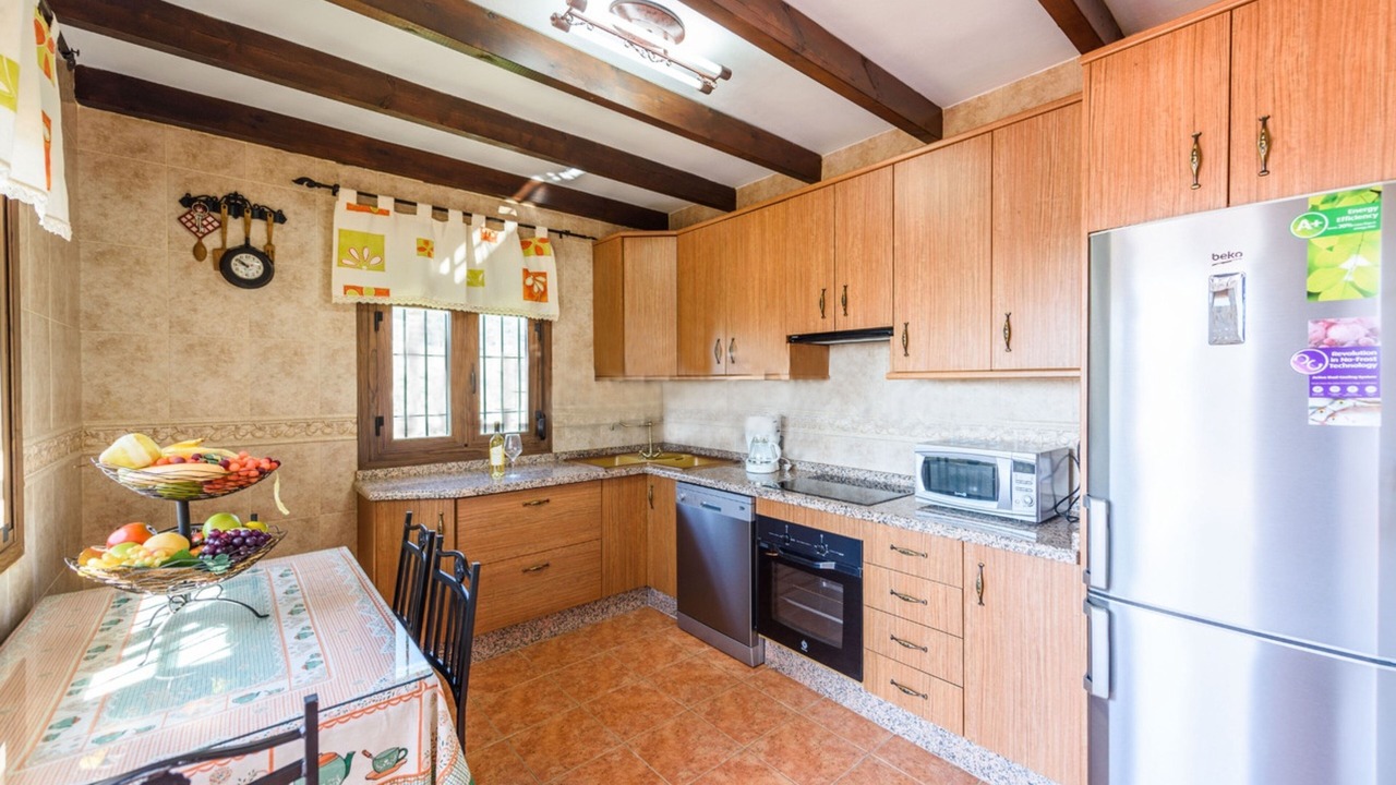 Photo of Kitchen in Alozaina