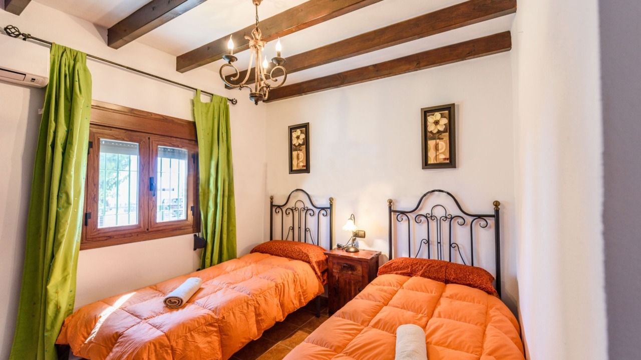 Photo of Bedroom in Alozaina
