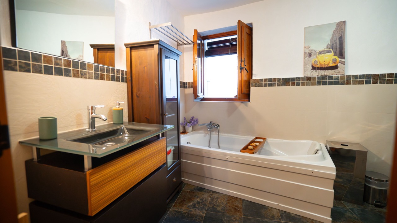 Photo of Bathroom in Genalguacil