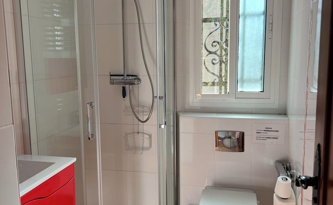 Photo of Bathroom in Arenas