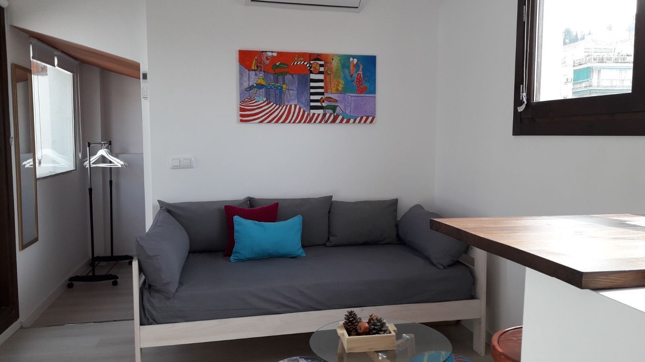 Photo of Livingroom in Central District