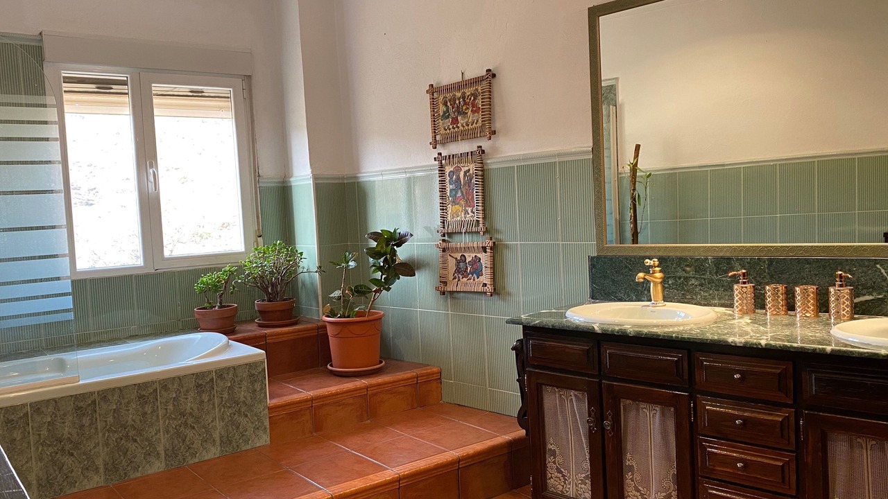 Photo of Bathroom in Felix