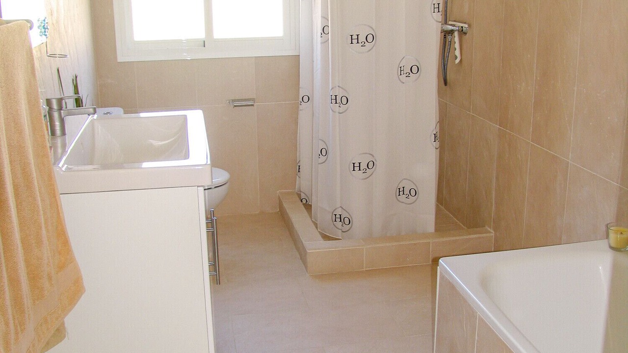 Photo of Bathroom in Arenas