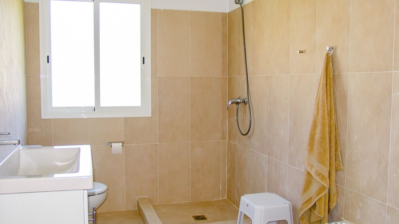 Photo of Bathroom in Arenas