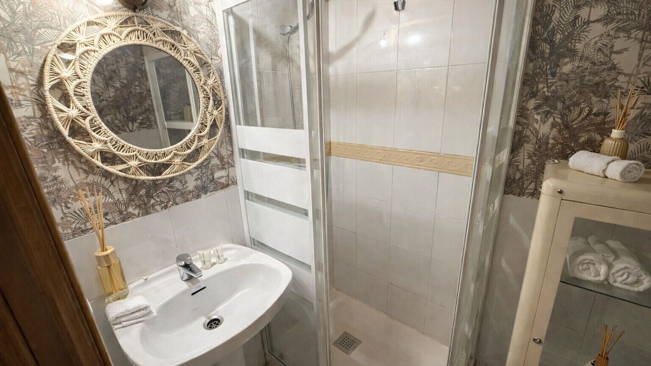 Photo of Bathroom in Embajadores