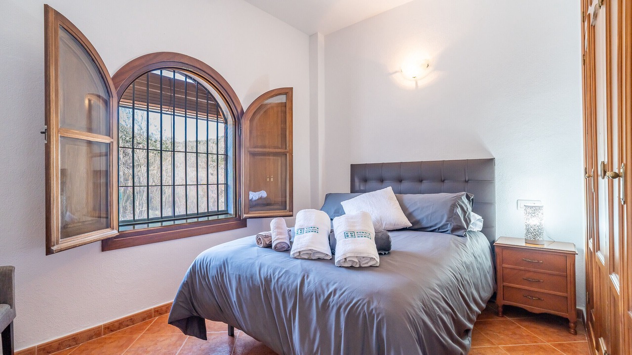 Photo of Bedroom in Alozaina