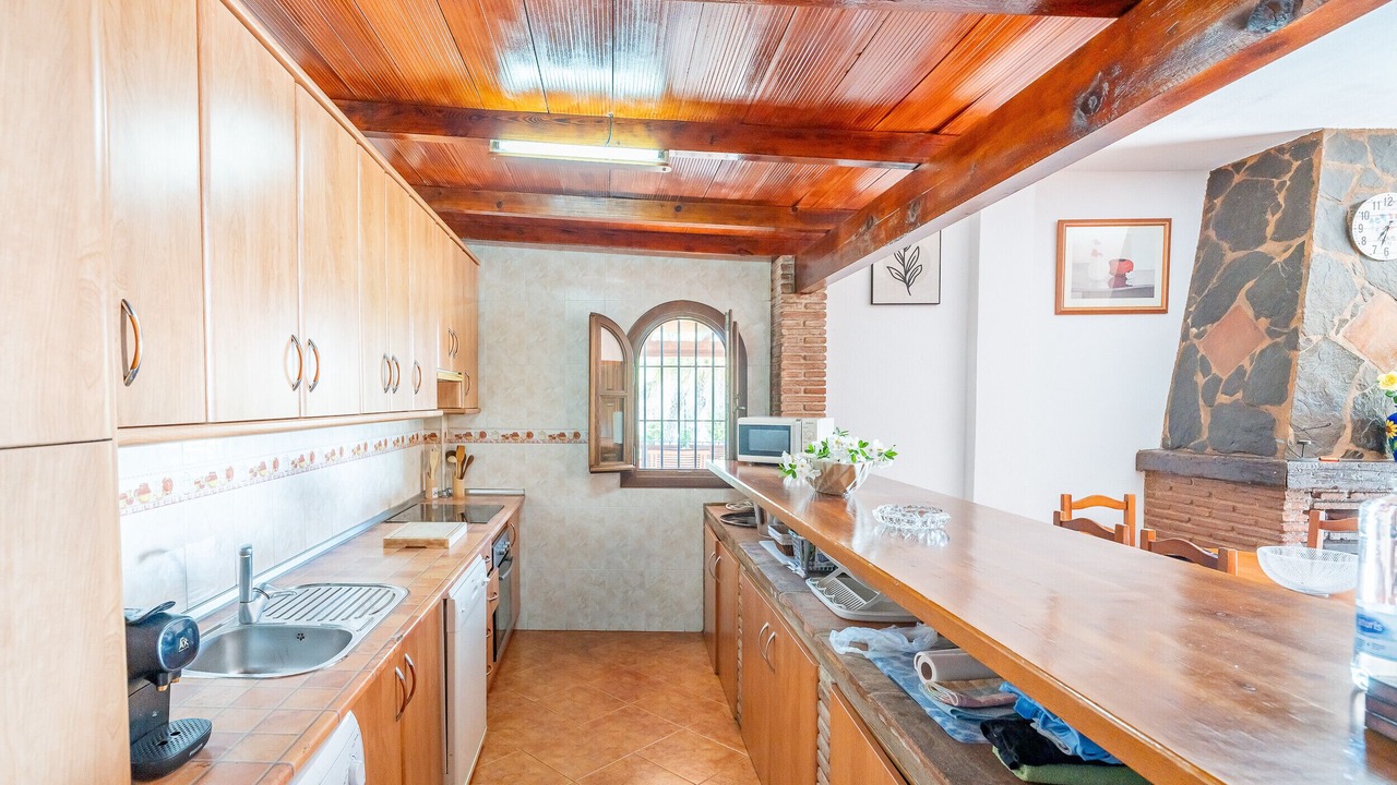 Photo of Kitchen in Alozaina