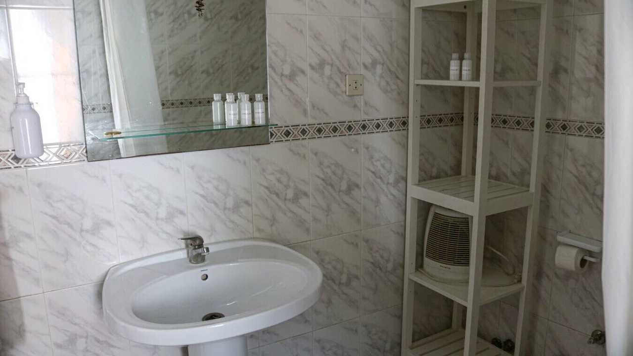 Photo of Bathroom in Linares de la Sierra